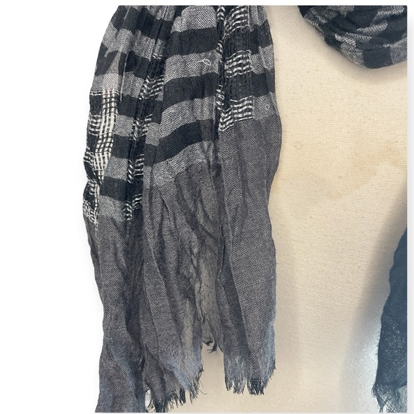 PASHMINA Black & Gray Striped - Picture 2 of 5